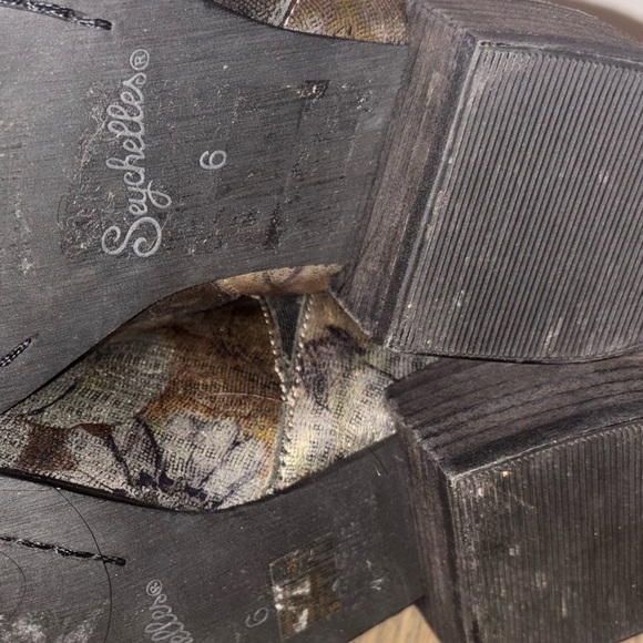 Seychelles Offstage Chelsea Boots Metalic Gold floral ankle boots booties size 6 - Picture 8 of 12